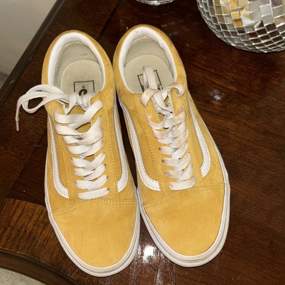 Vans old skool suede shoe low cut lace up in mustard yellow - Picture 5 of 8